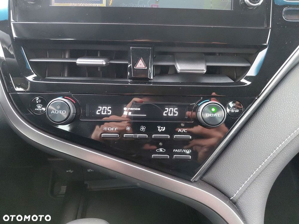 Toyota Camry 2.5 Hybrid Prestige CVT - 25