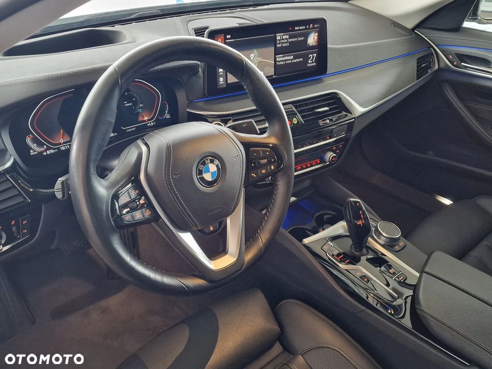 BMW Seria 5 520d xDrive Luxury Line - 7