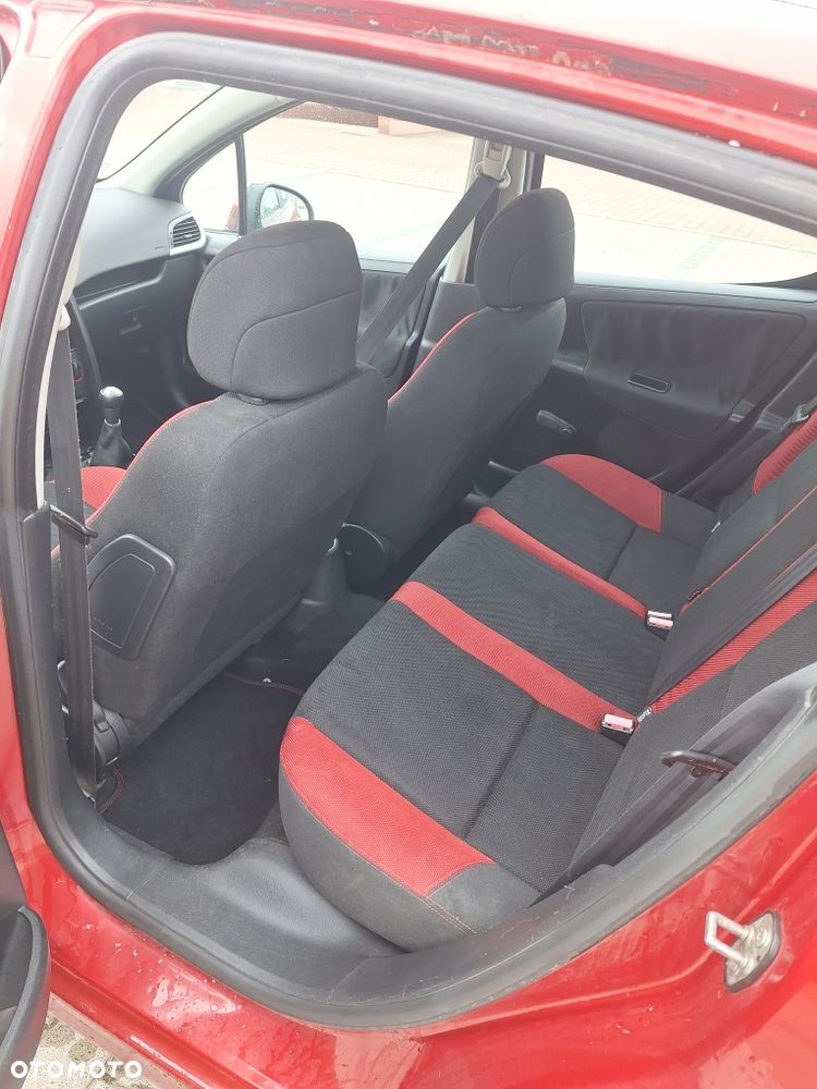 Peugeot 207 - 6