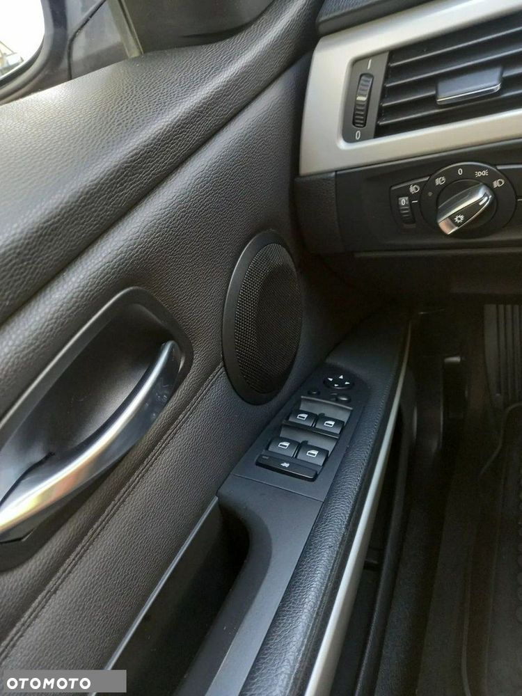 BMW Seria 3 - 32
