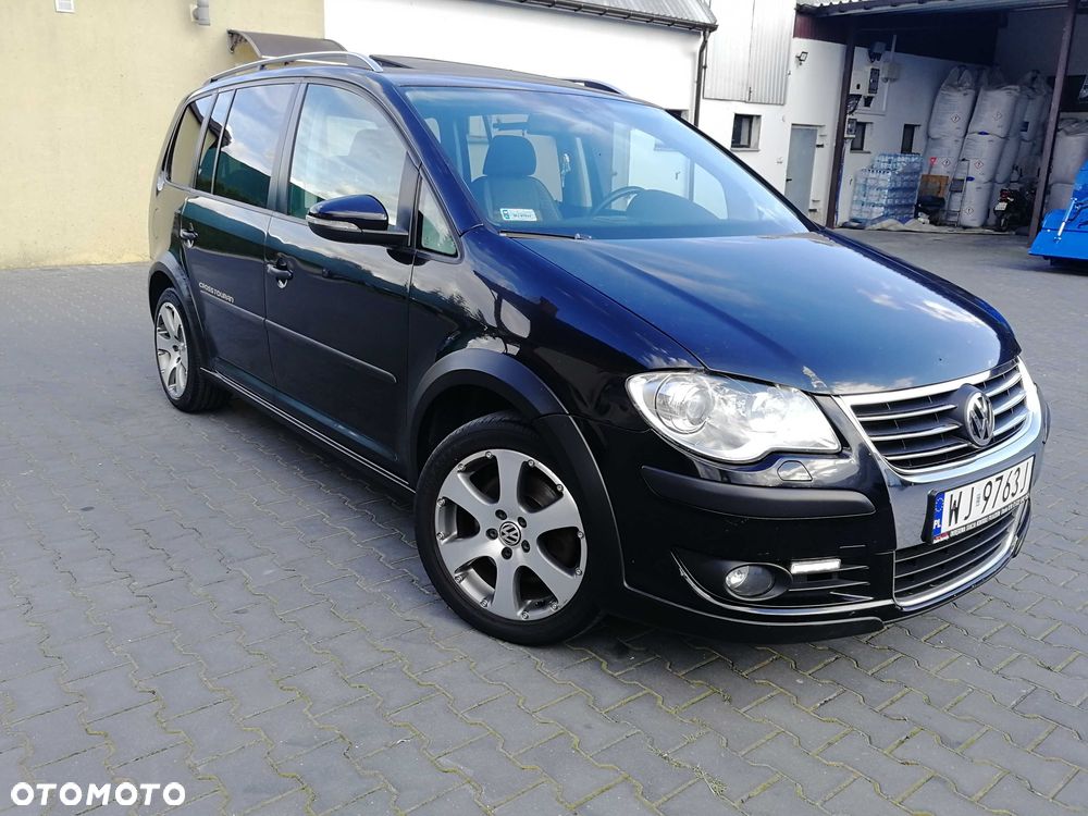 Volkswagen Touran - 1
