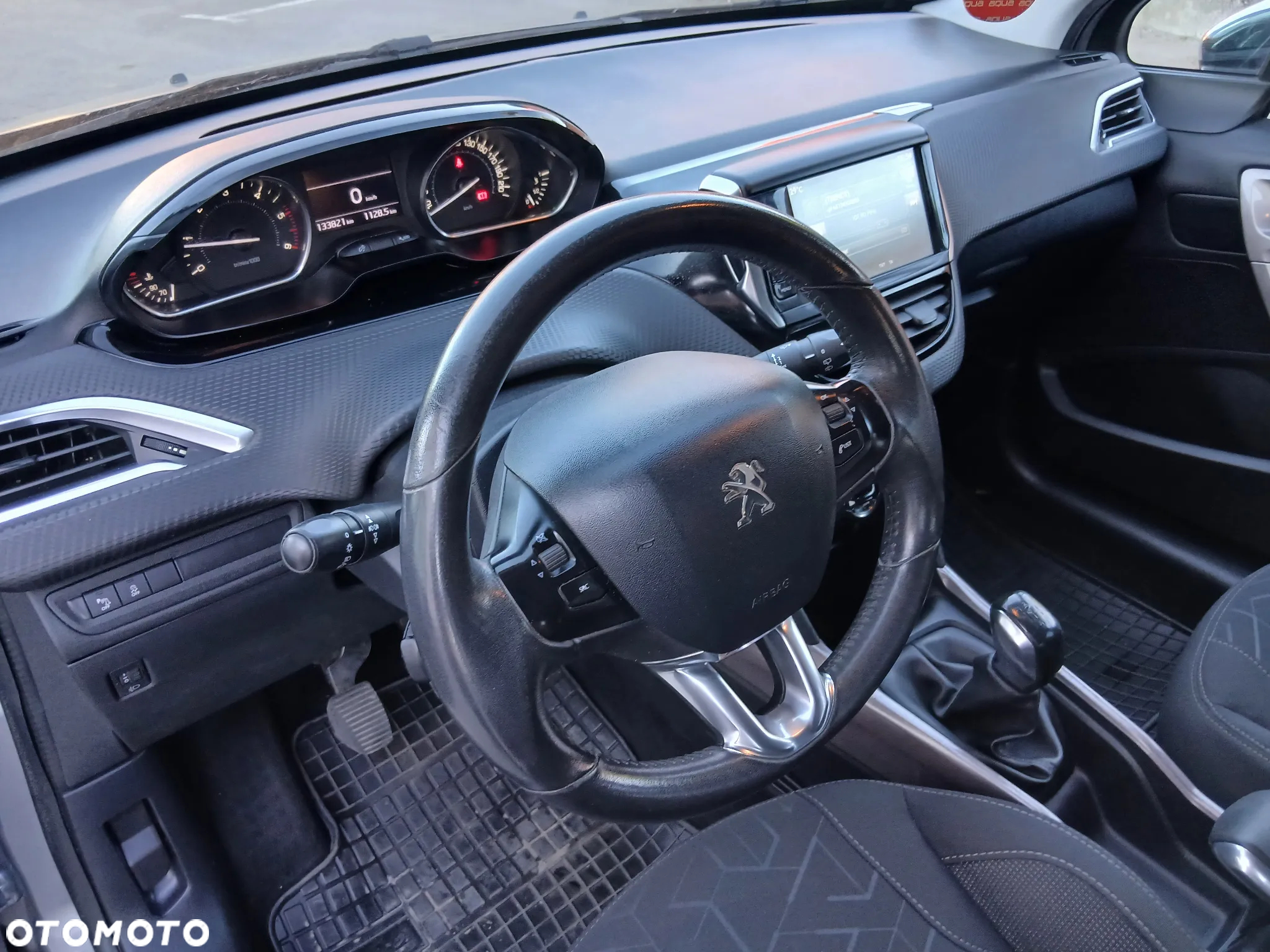 Peugeot 2008 - 11