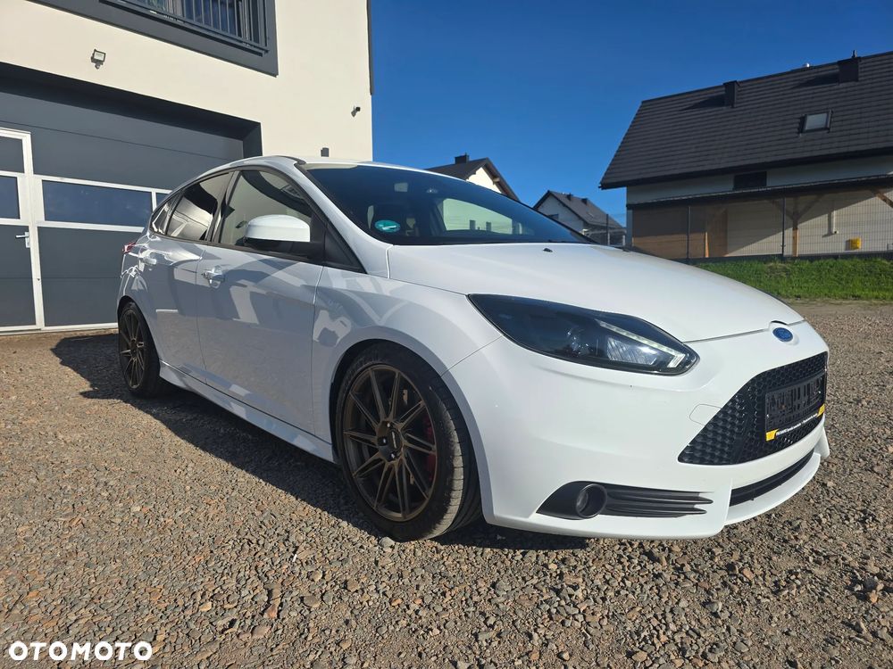 Ford Focus 2.0 EcoBoost ST mit Leder-Exclusiv-Paket - 9