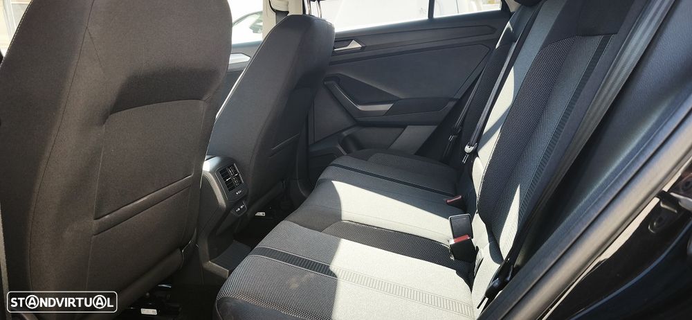 VW T-Roc - 12