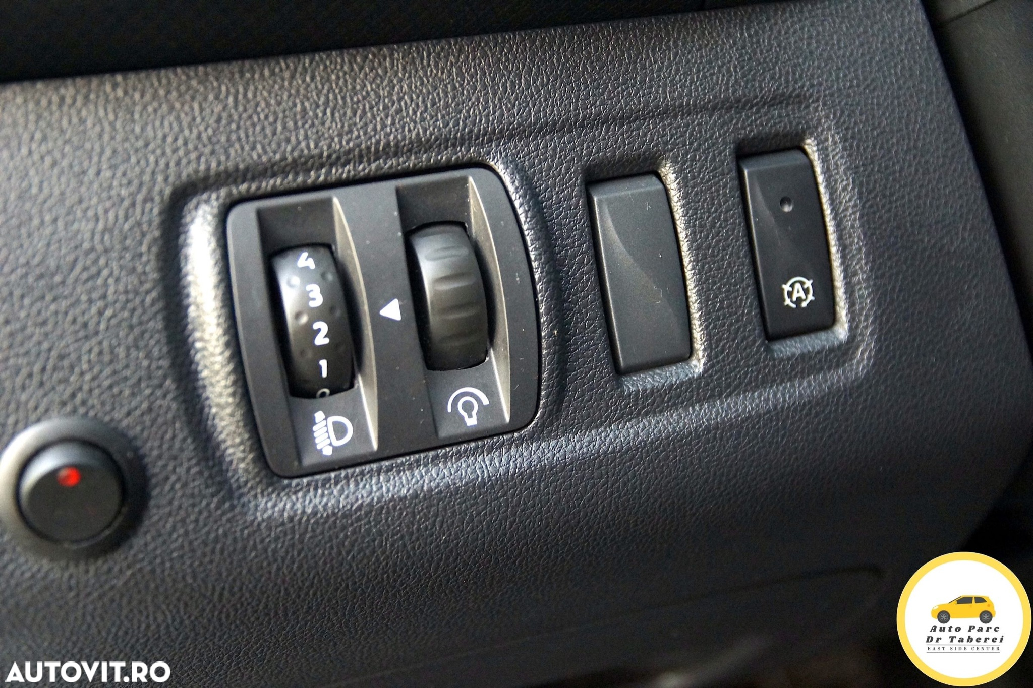 Renault Clio ENERGY TCe 90 Start & Stop LIMITED 2018 - 33