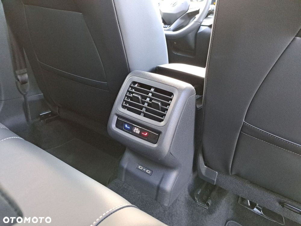 Volkswagen T-Roc 1.5 eTSI R-Line DSG - 23