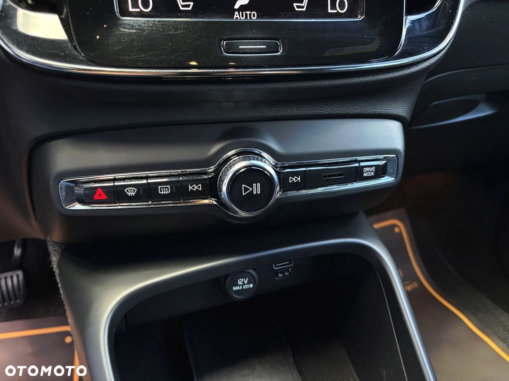 Volvo XC 40 D4 AWD Geartronic Inscription - 30