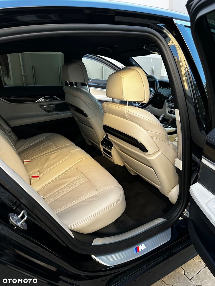 BMW Seria 7 740d xDrive - 27