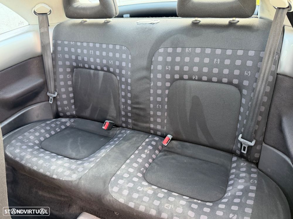 VW New Beetle 1.9 TDi Highline - 29