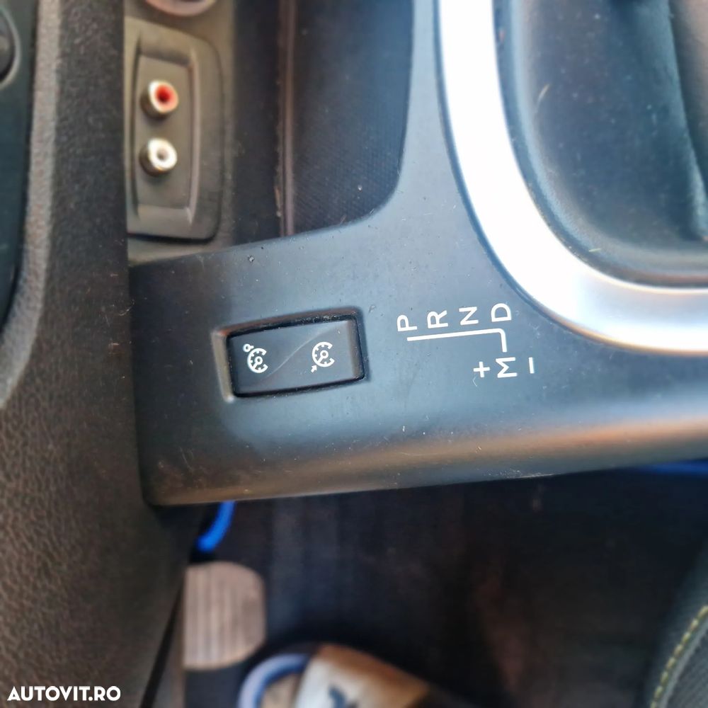 Renault Grand Scenic - 9