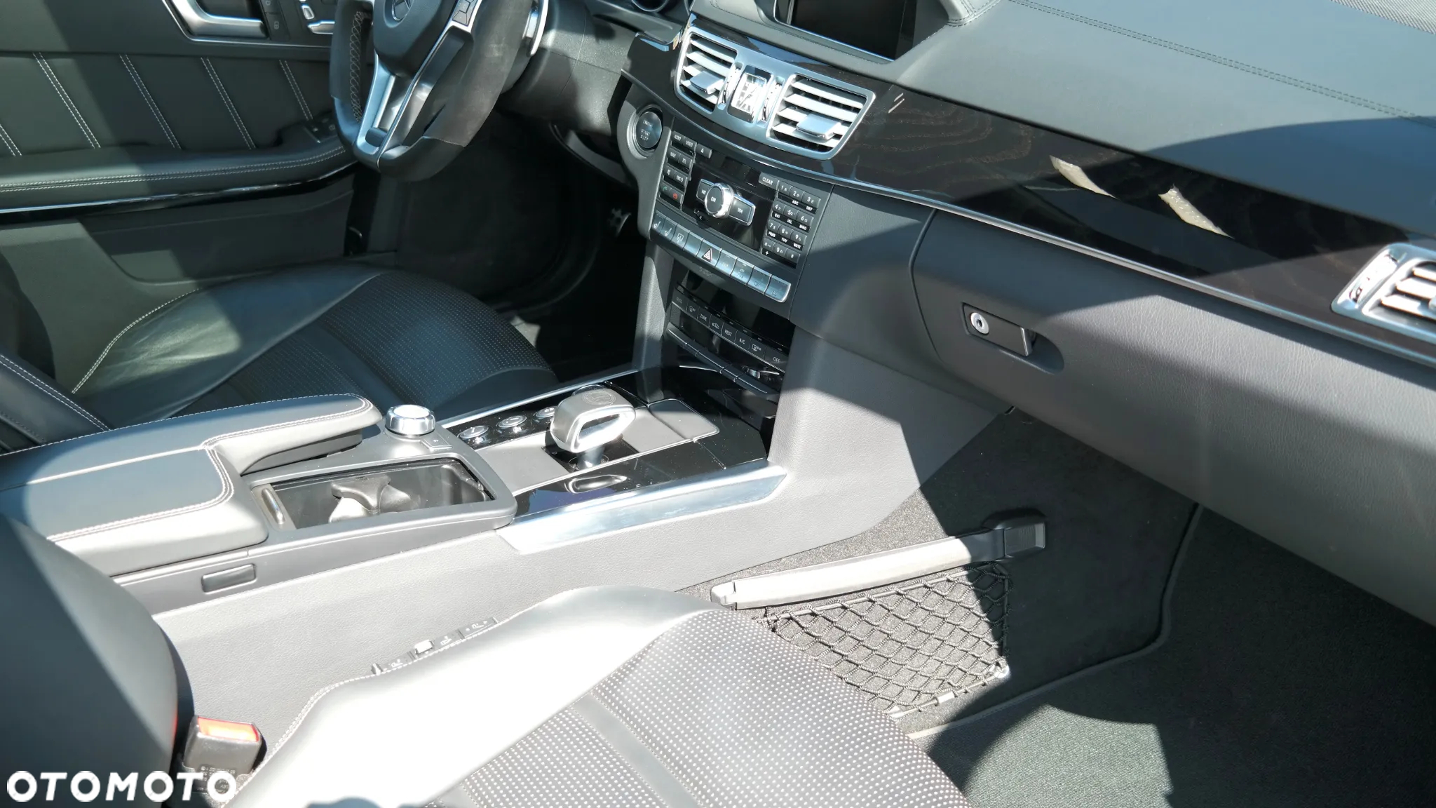 Mercedes-Benz Klasa E 63 AMG S 4-Matic - 37