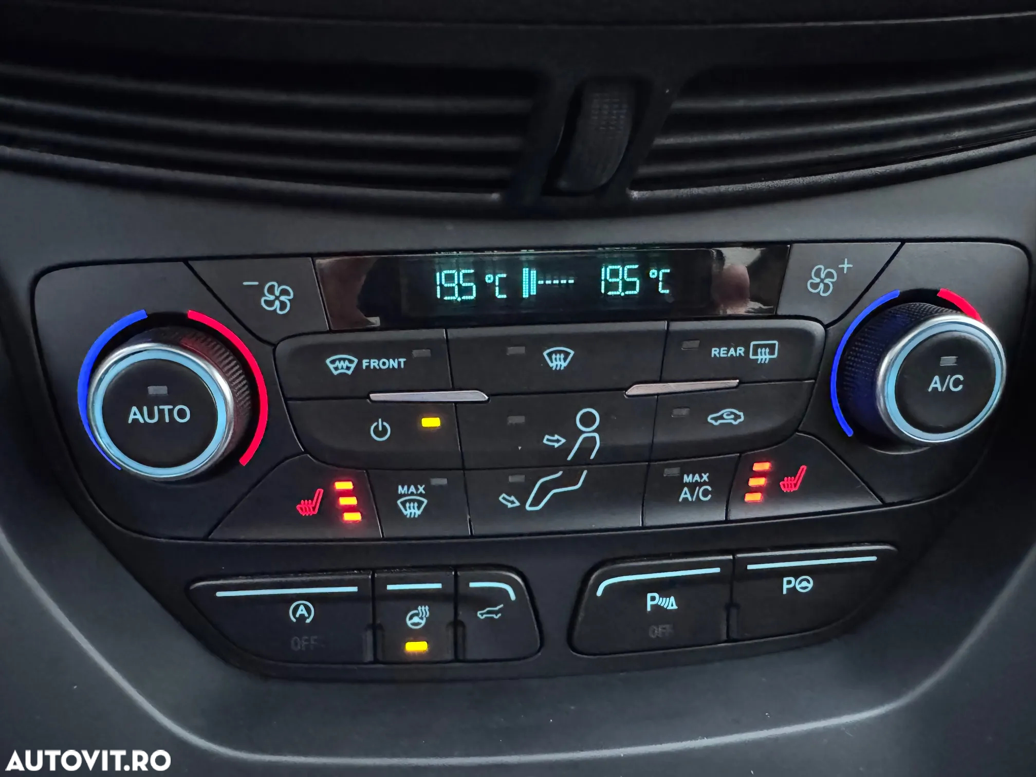Ford Kuga 1.5 EcoBoost 2x4 ST-Line - 24