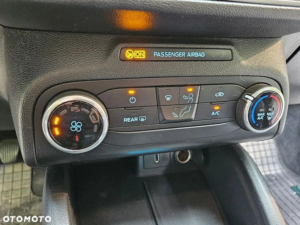 Ford Focus - 21
