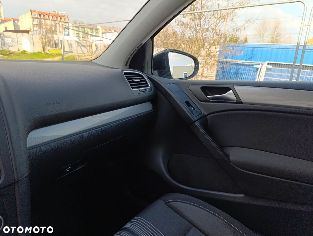 Volkswagen Golf 1.6 TDI DPF BlueMotion Technology MATCH - 34