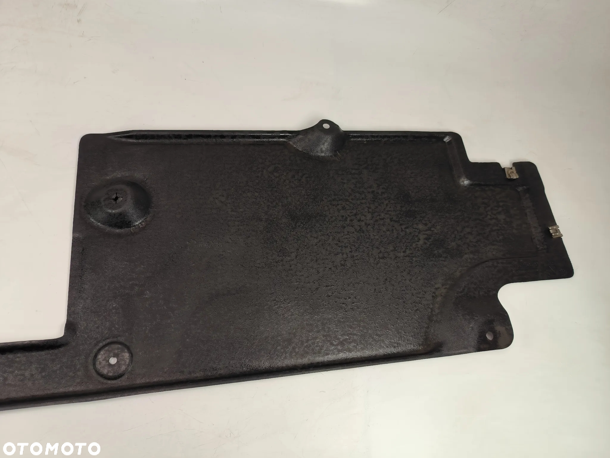 Osłona środkowa podwozia 99150460300  99150430500  Porsche Boxtser 718  2017r. - 3