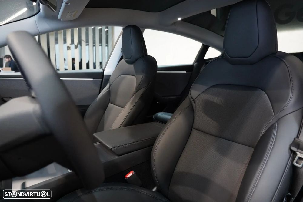 Tesla Model 3 - 16