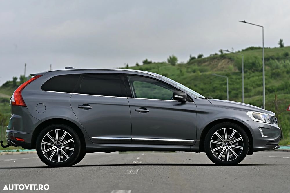 Volvo XC 60 D5 AWD Geartronic Summum - 8