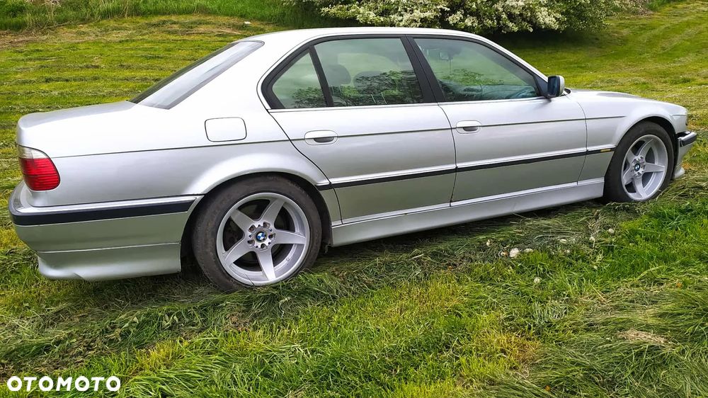 BMW Seria 7 735i L - 6