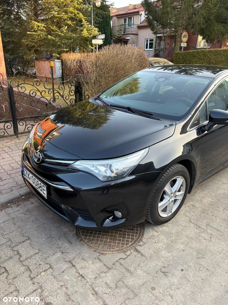 Toyota Avensis 1.6 Active - 15
