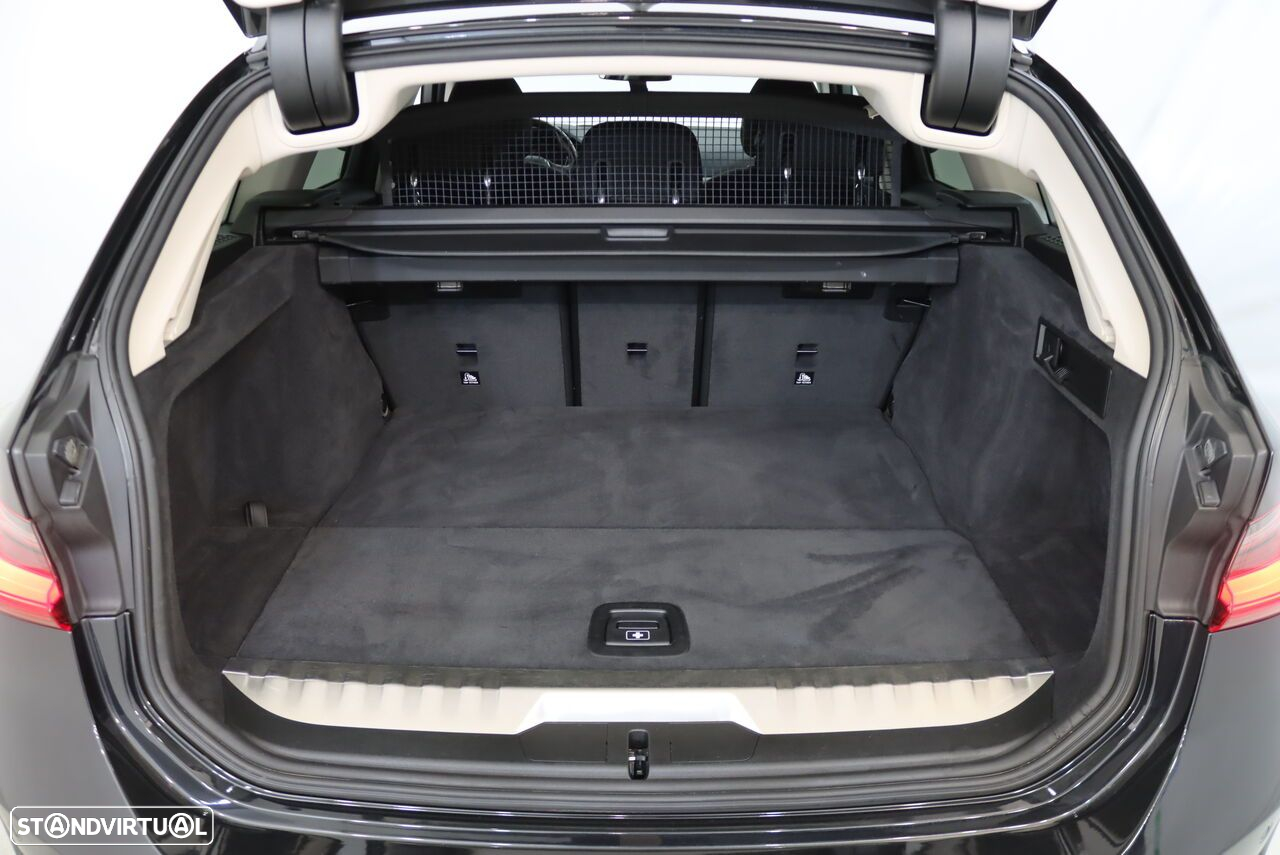 BMW 330 e Touring Corporate Edition Auto - 31