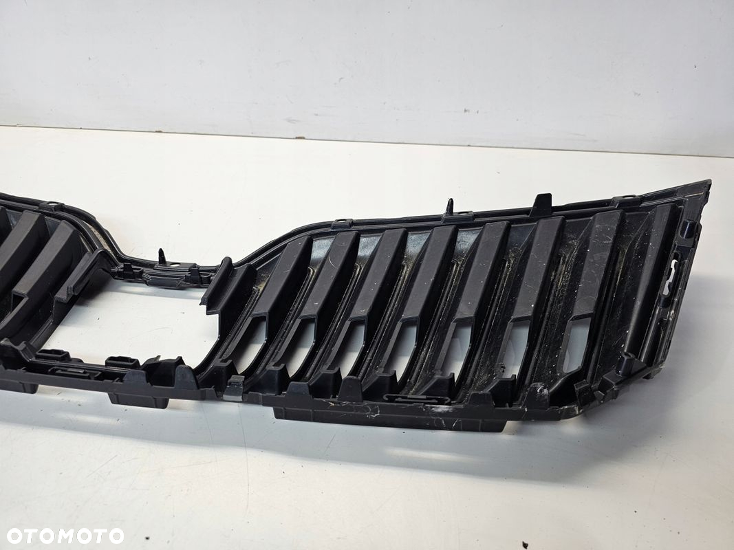 GRILL ATRAPA CHŁODNICY RADAR SKODA SUPERB III 3V0853653B ORYGINAŁ - 8