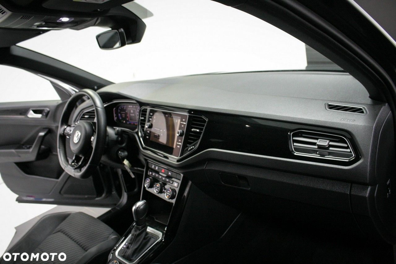 Volkswagen T-Roc - 18