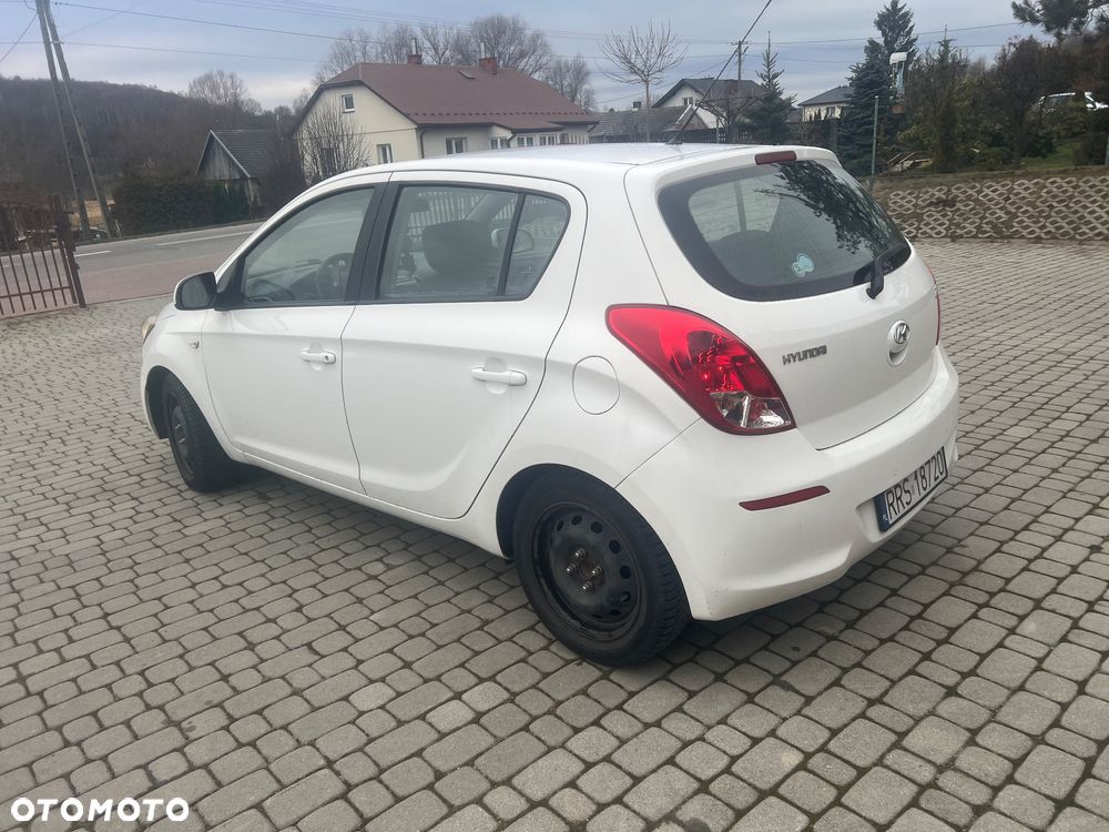 Hyundai i20 1.2 Trend - 9