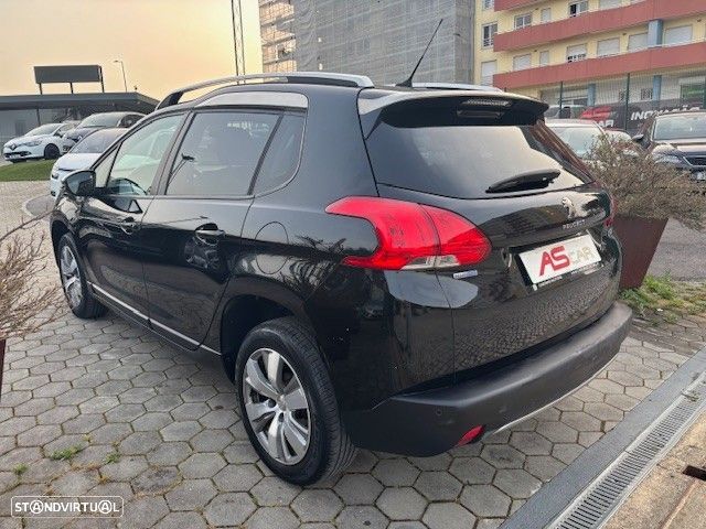 Peugeot 2008 1.6 BlueHDi Style - 23
