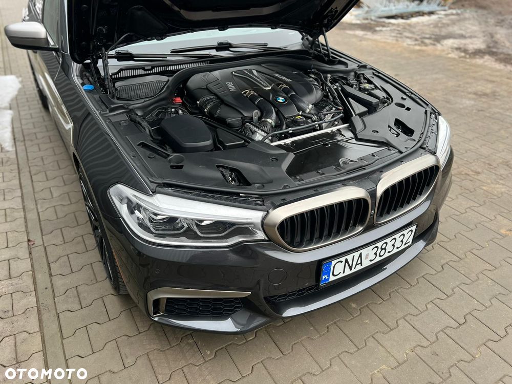BMW Seria 5 M550i xDrive - 21