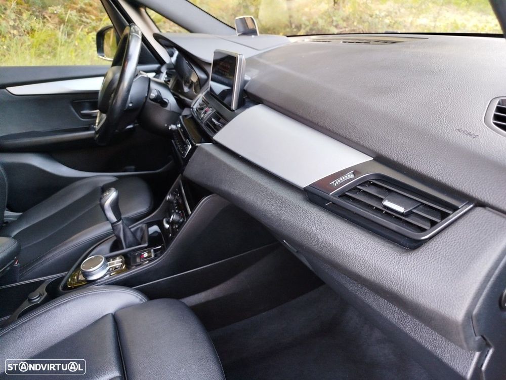 BMW 216 Gran Tourer - 12