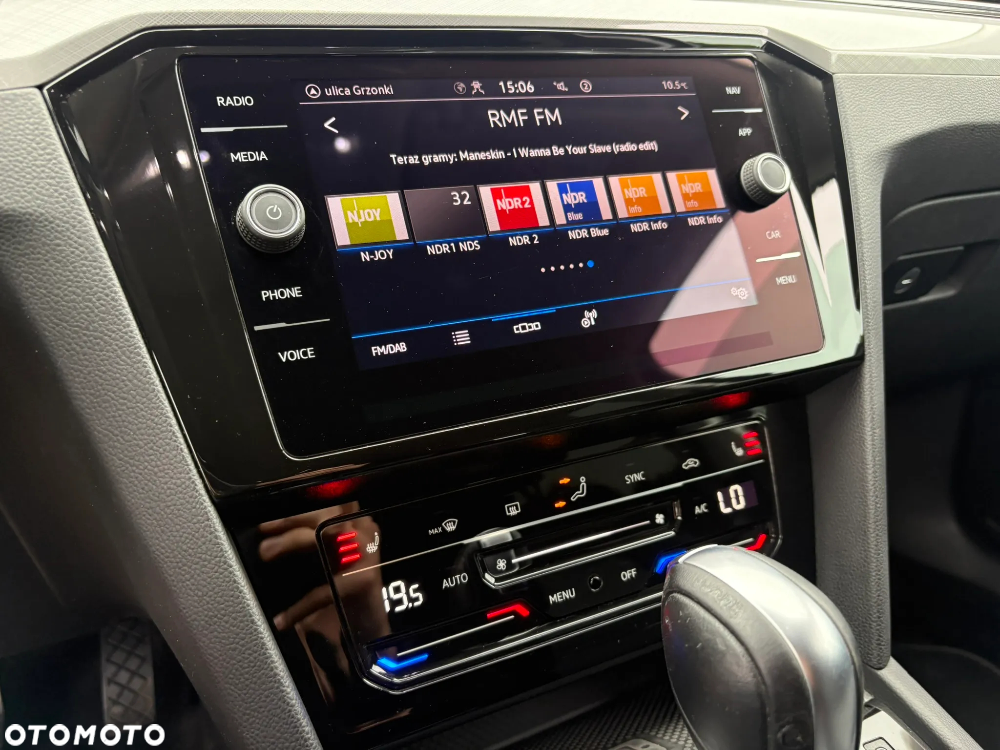Volkswagen Passat Variant 2.0 TDI SCR DSG Conceptline - 25