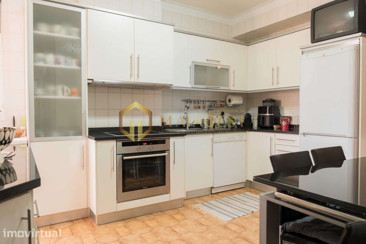 Apartamento T2+1 com lugar de garagem em Vilar de Andorinho - Grande imagem: 2/46