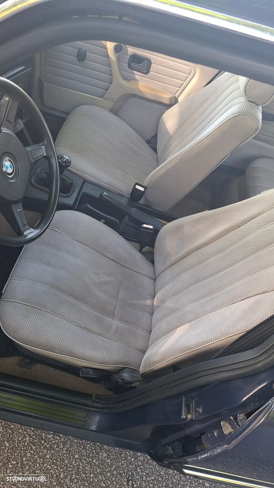 BMW 318 i - 11