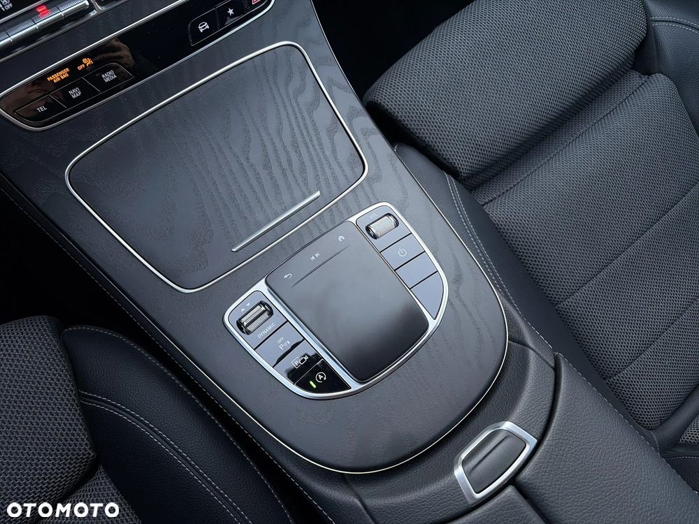 Mercedes-Benz Klasa E 220 d Avantgarde - 16