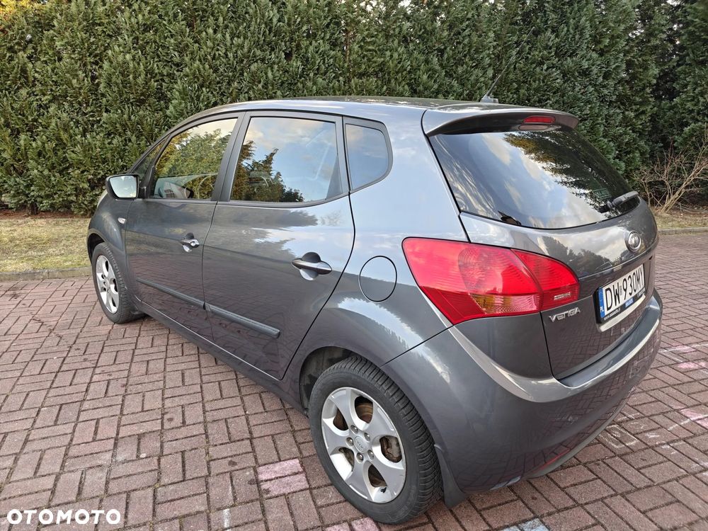 Kia Venga - 6