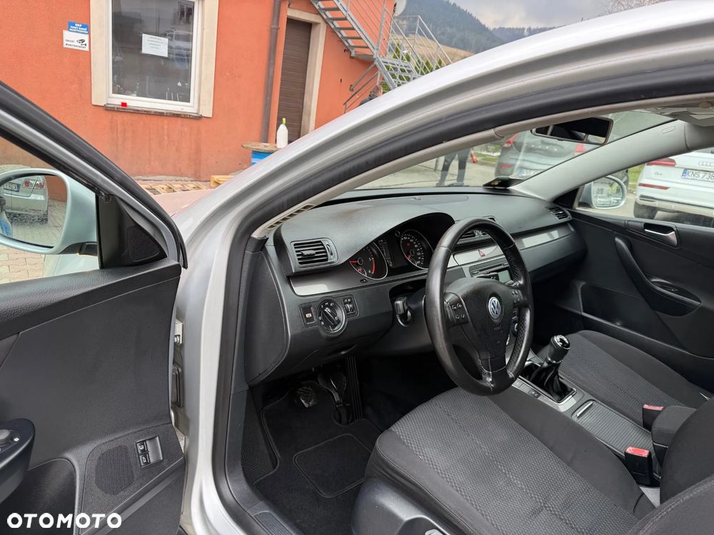 Volkswagen Passat 2.0 TDI DPF Individual - 12