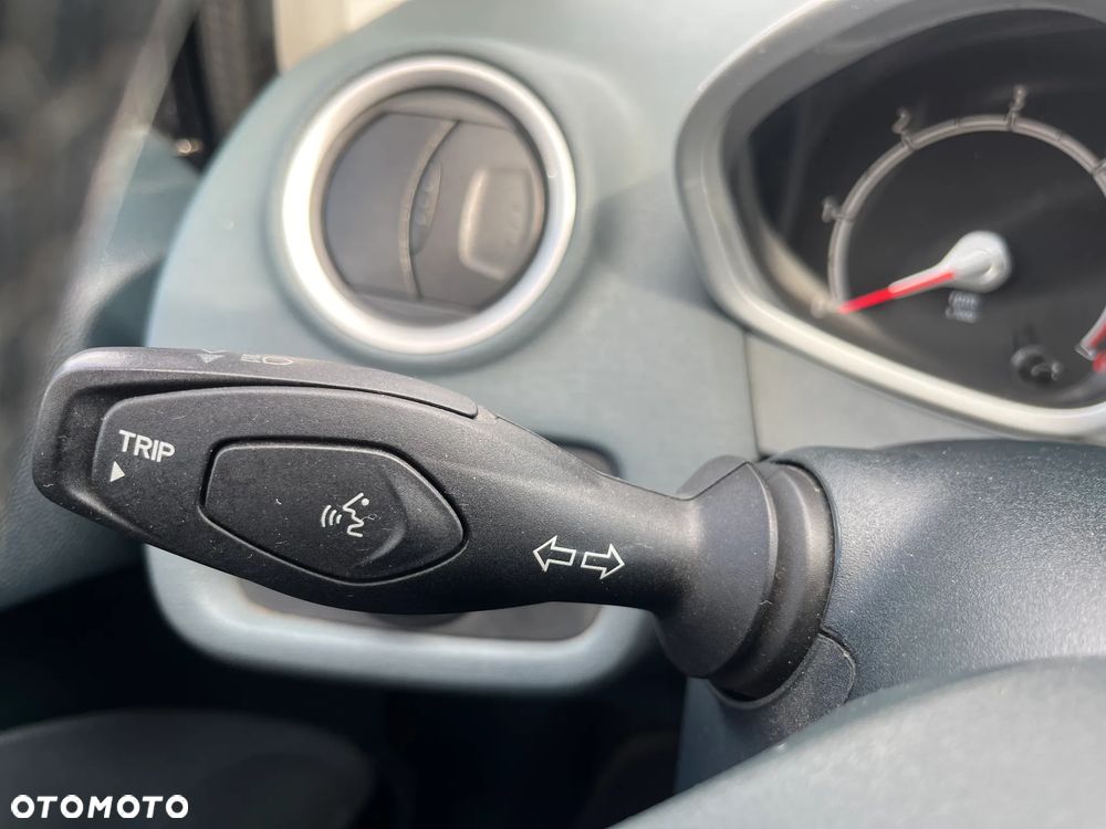 Ford Fiesta ver-1-6-tdci-titanium-x - 36