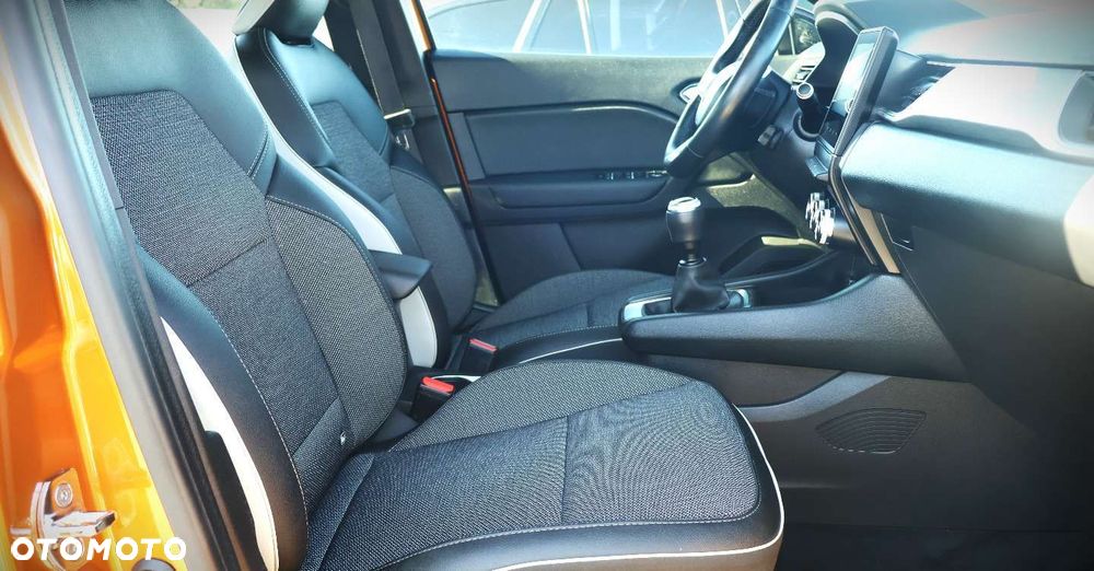 Renault Captur - 19