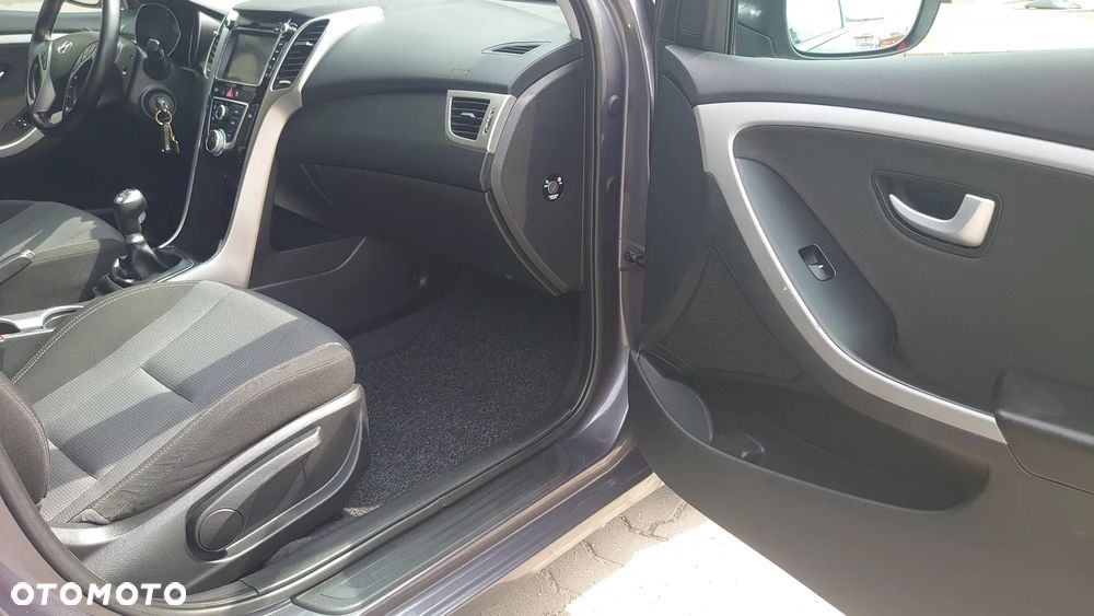 Hyundai i30 blue Kombi 1.6 GDi Passion - 26