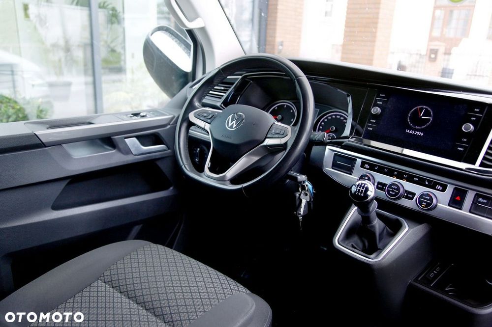 Volkswagen Multivan - 11