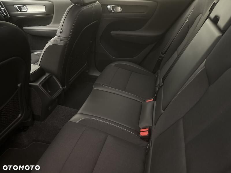 Volvo XC 40 T4 Momentum Pro - 21