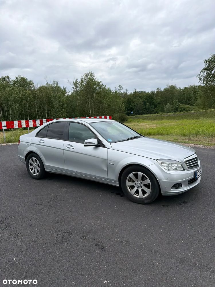Mercedes-Benz Klasa C 180 CGI BlueEff Classic - 9