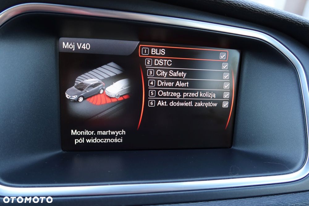 Volvo V40 D3 Momentum - 9