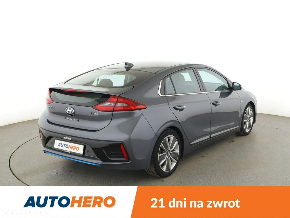 Hyundai IONIQ - 7