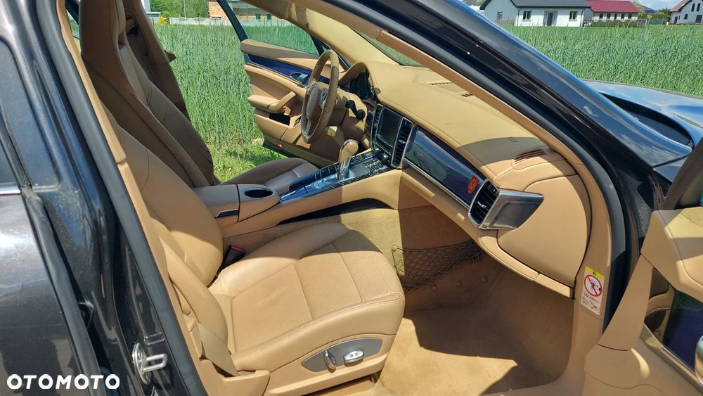 Porsche Panamera Standard - 12