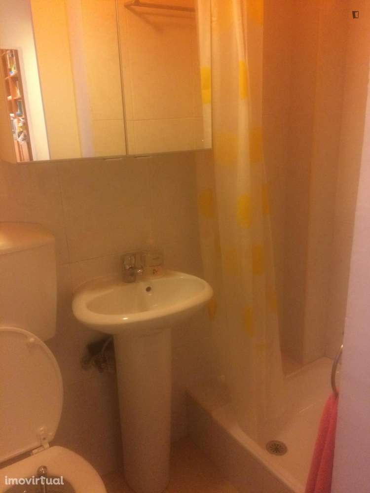 Quarto - localizado em Alameda Lisbon - Grande imagem: 5/55