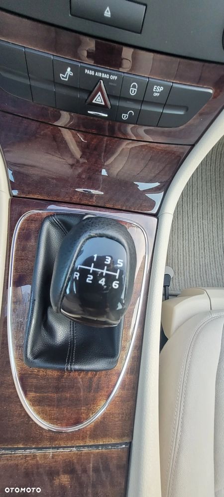 Mercedes-Benz Klasa E 220 CDI Elegance - 33