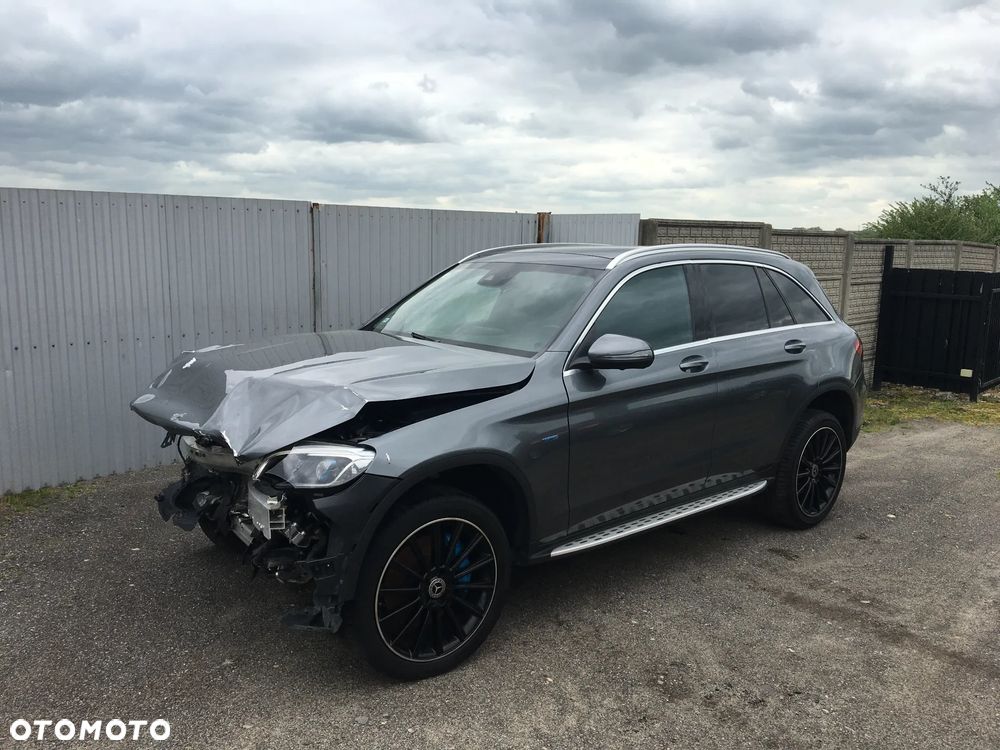Mercedes-Benz GLC - 1