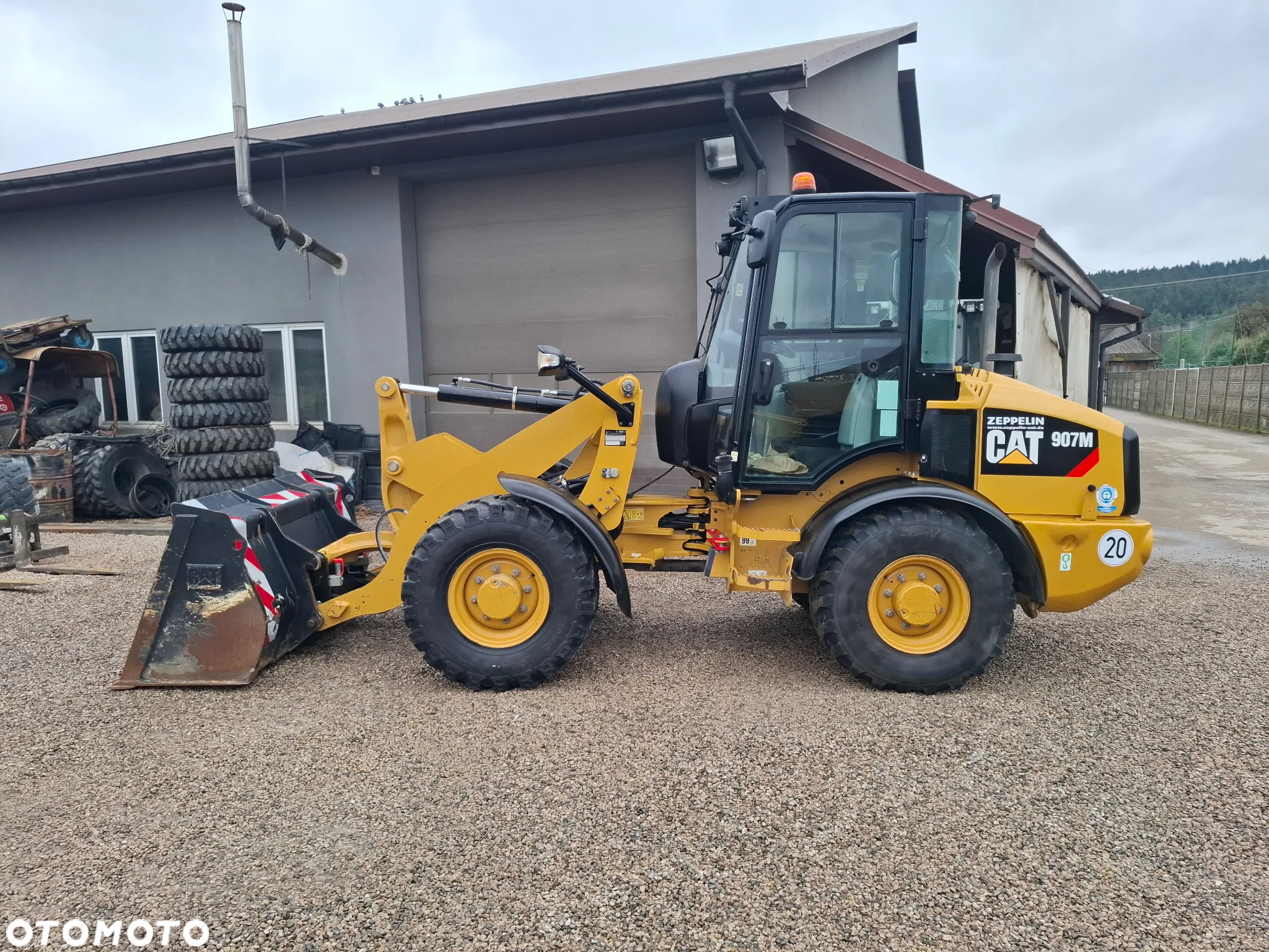 Caterpillar CAT 907 M - 2