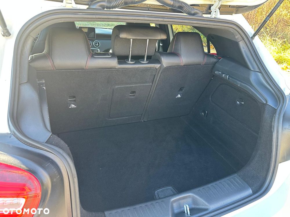 Mercedes-Benz Klasa A 220 4-Matic AMG Line - 16